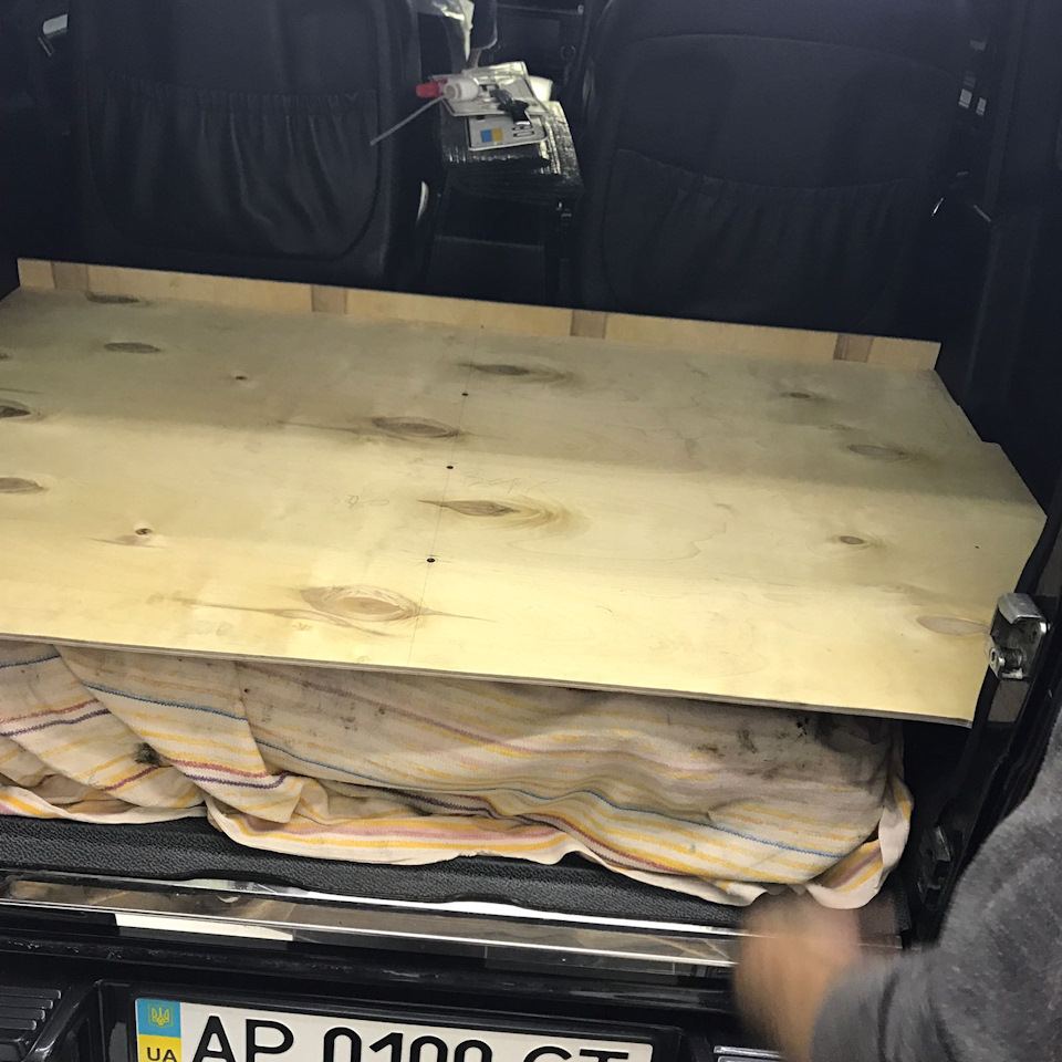 Задня полиця над ГАЗовими балонами 2