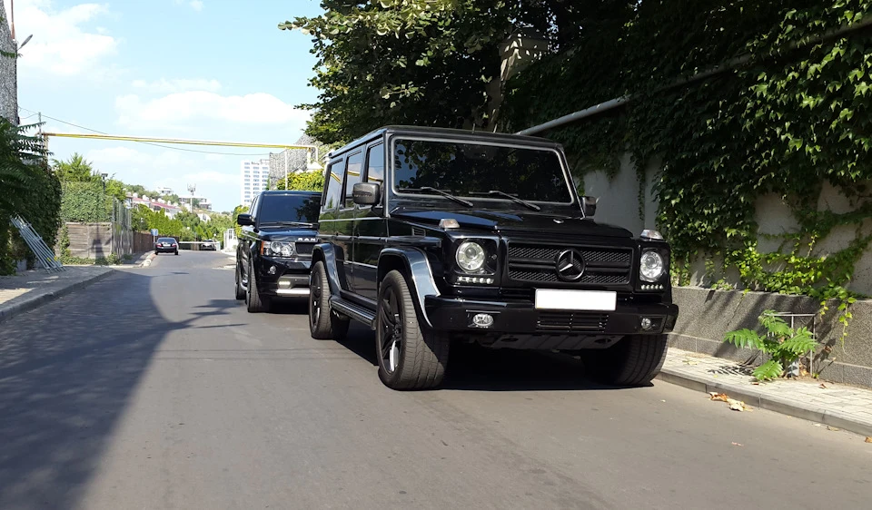 Gelendwagen проти Range Rover Sport