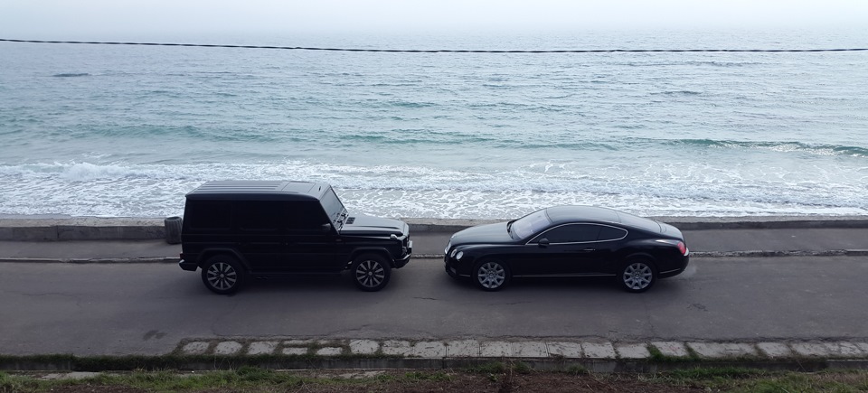 Тест Bentley Continental проти G500 1
