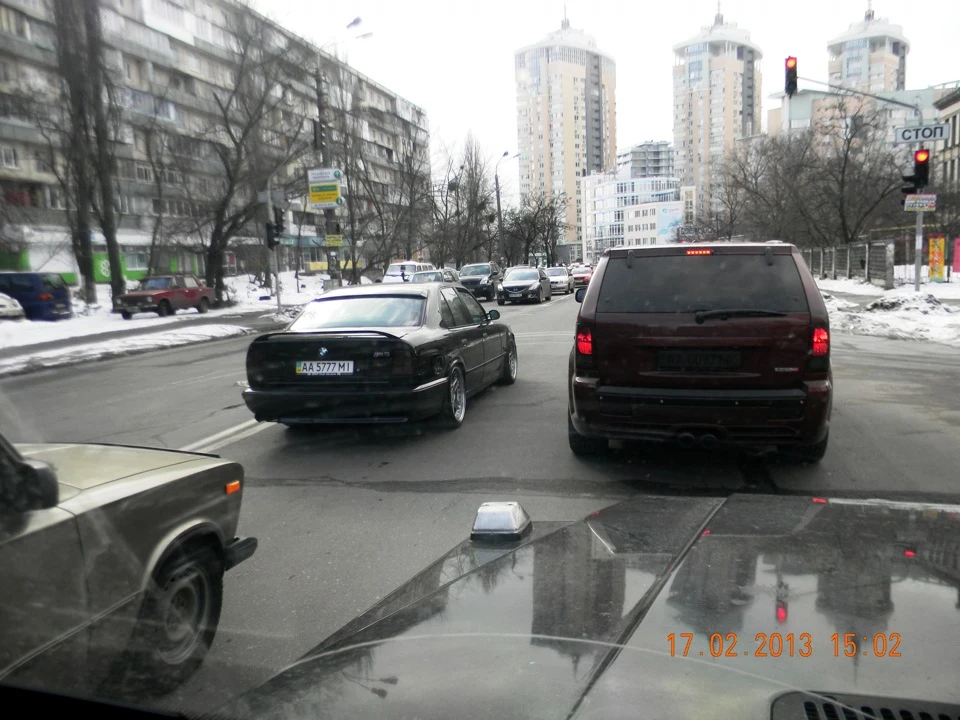 Скажені (M5 vs SRT8) у місті)))