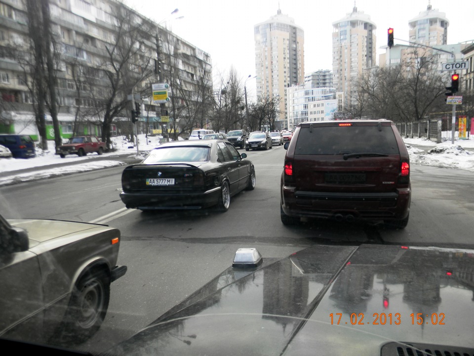Скажені (M5 vs SRT8) у місті))) 1
