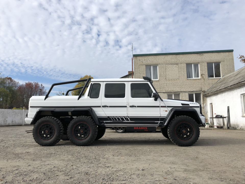24 карати золота на наш mercedes w463 6x6 Brabus G700 1