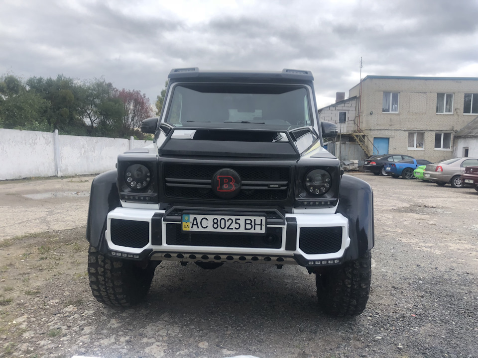 Як вам карбонова накладка Brabus B900 на наш 6x6 brabus g700? 1