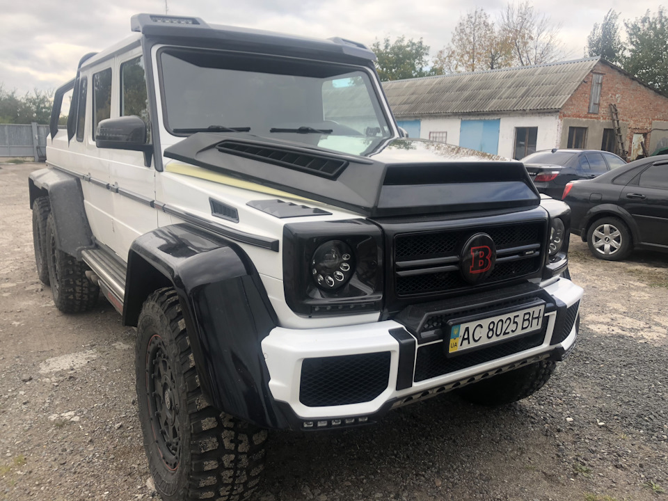Як вам карбонова накладка Brabus B900 на наш 6x6 brabus g700? 2