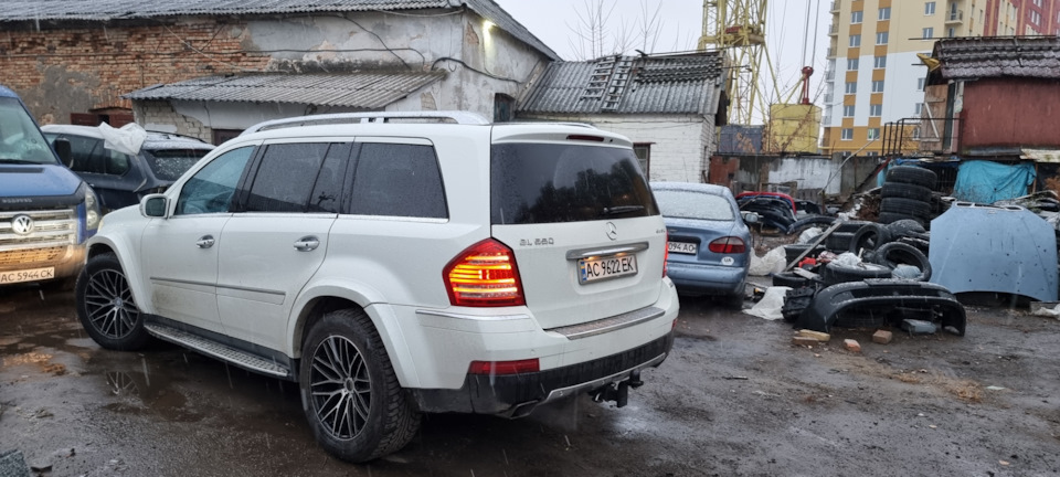 Встановлення рестайлінгових ліхтарів на x164 3