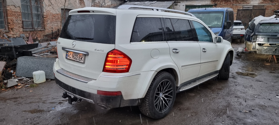Встановлення рестайлінгових ліхтарів на x164 1