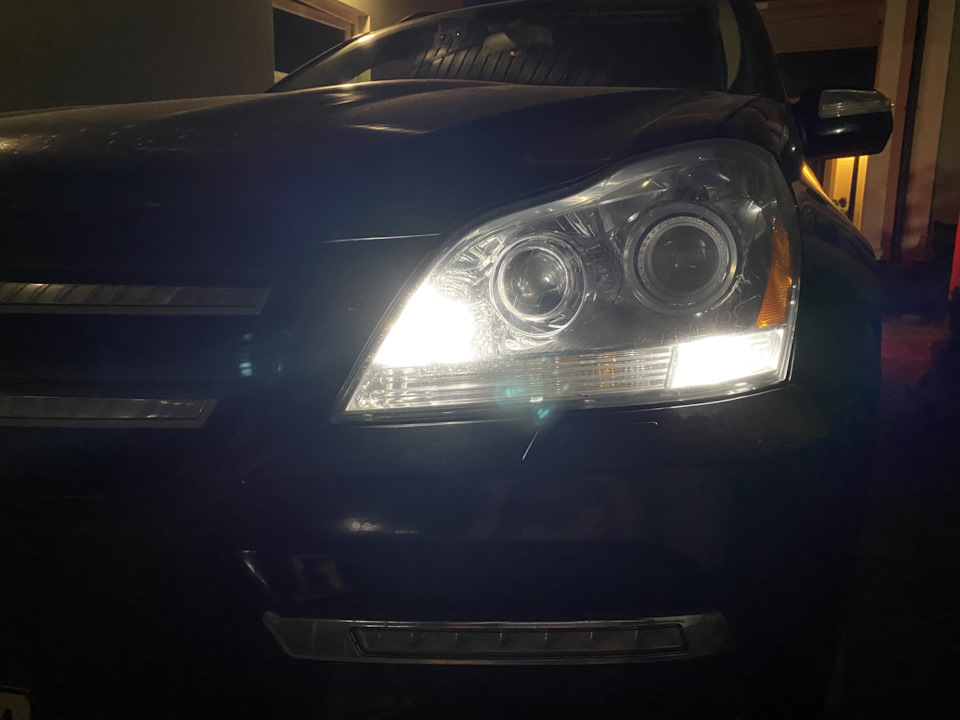 Заміна бі-ксенонових лінз на Bi-Led Sanvi 52W, а також bi-led Sanvi 35W GPI в ​​дальній 1