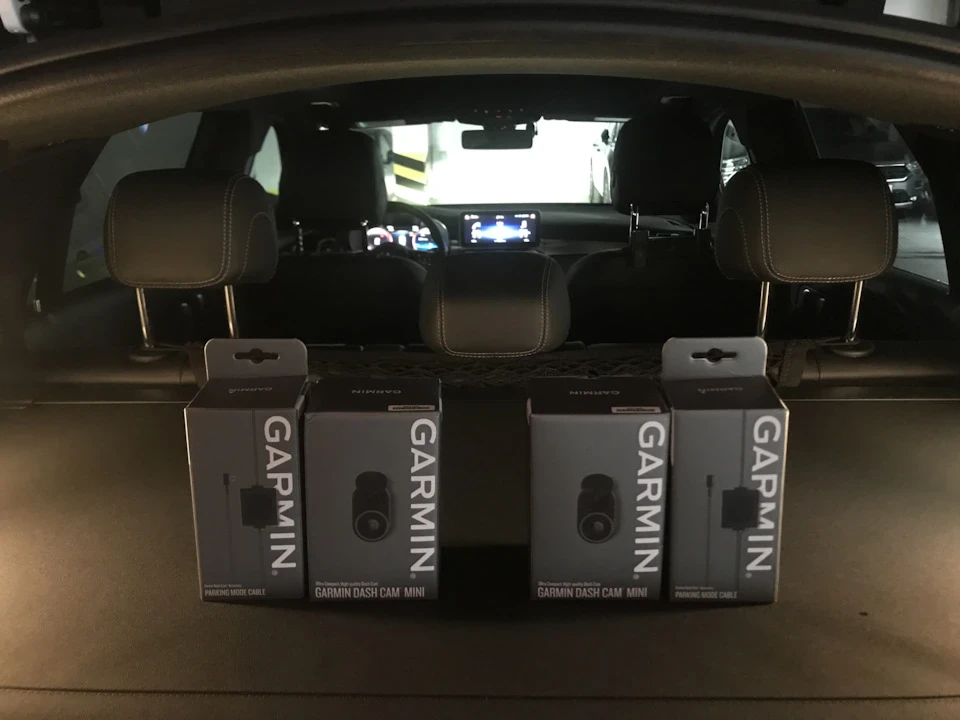 Компактний реєстратор Garmin