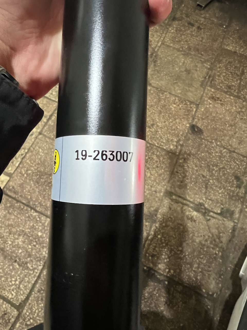 Бубонення задньої підвіски. Заміна задніх амортизаторів на Bilstein 2
