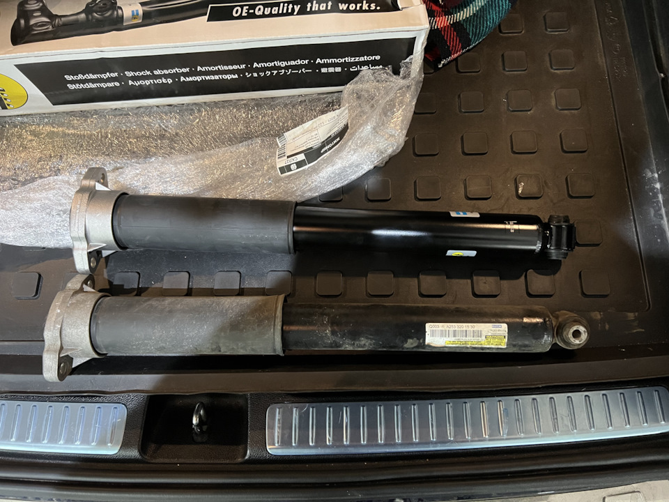 Бубонення задньої підвіски. Заміна задніх амортизаторів на Bilstein 5