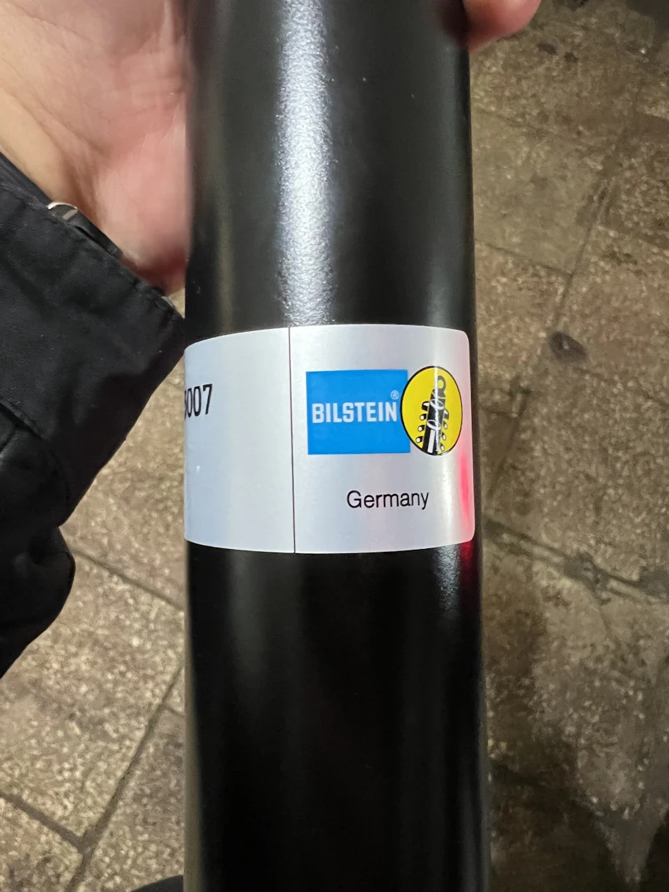Бубонення задньої підвіски. Заміна задніх амортизаторів на Bilstein