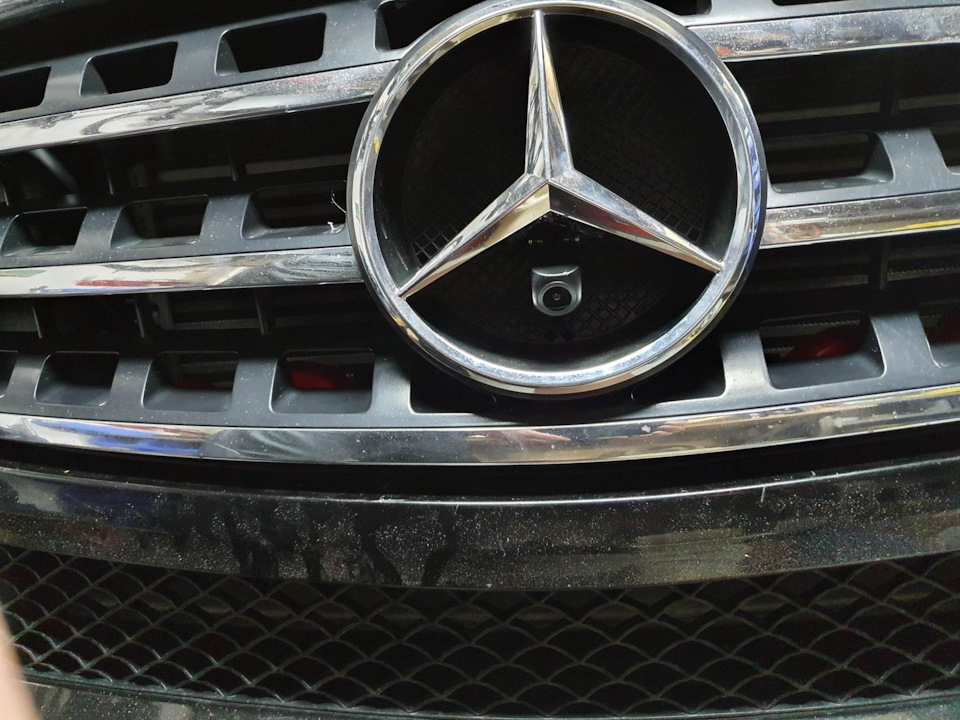 Встановлення передньої камери на Mercedes ML W164 4