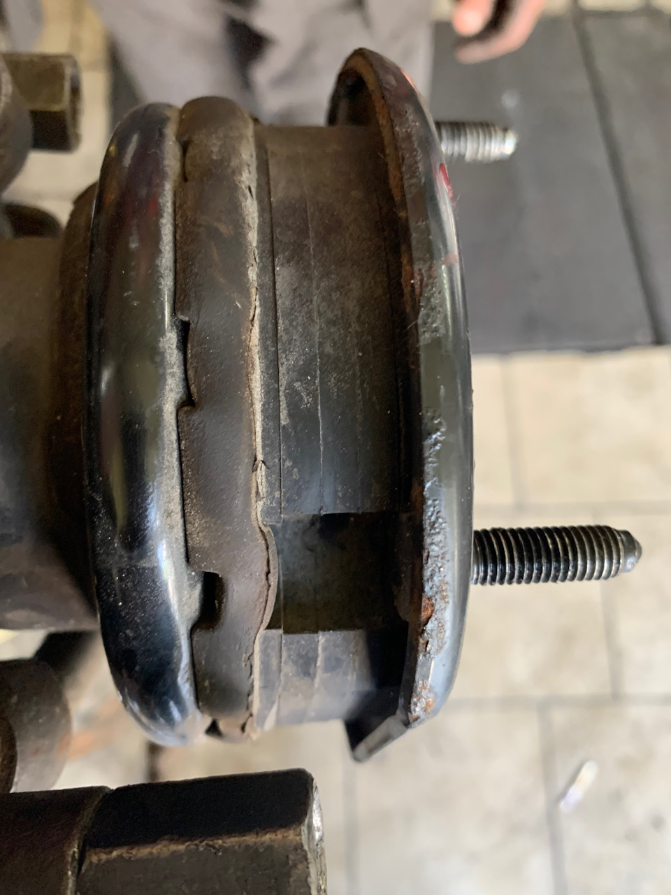 4. Причина стукотів у ходовій + покупка комплекту опори BILSTEIN 12-167616 1