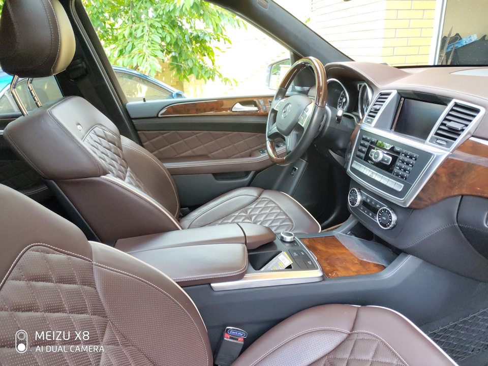 Interior 4