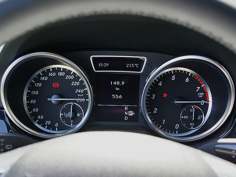Тюнінг приладової дошки W164 (ML GL R) 4