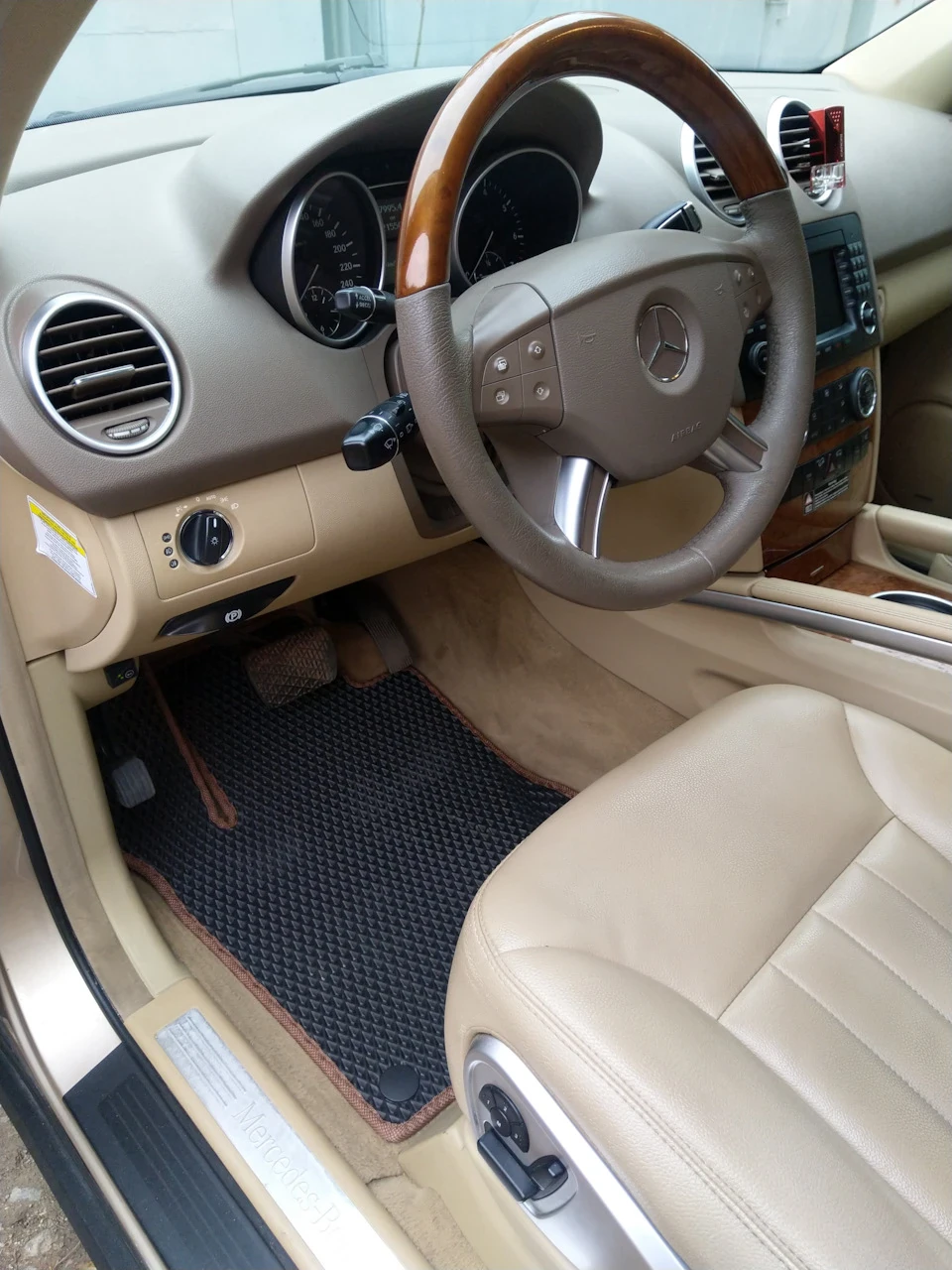 Килимок водія Evacar на халяву