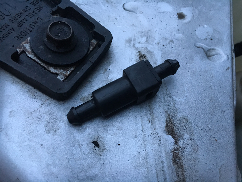 Не працює омивач лобового скла Mercedes W163. Причину знайдено 2