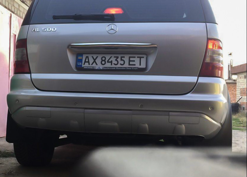 Заміна лампочок задніх ліхтарів Mercedes W163 1
