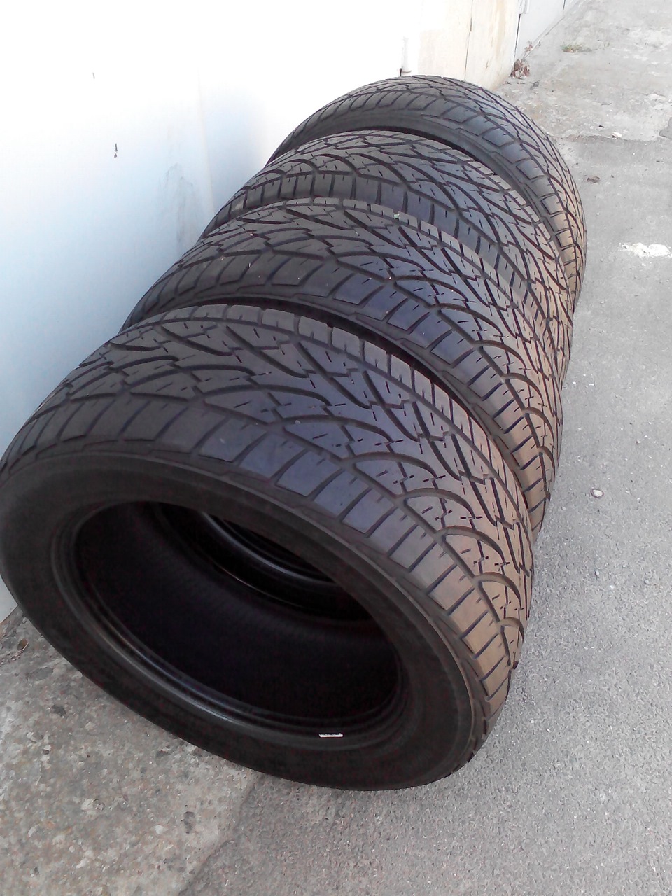 Літні шини Bridgestone Dueler H/P 680 (285/50 R18) 2