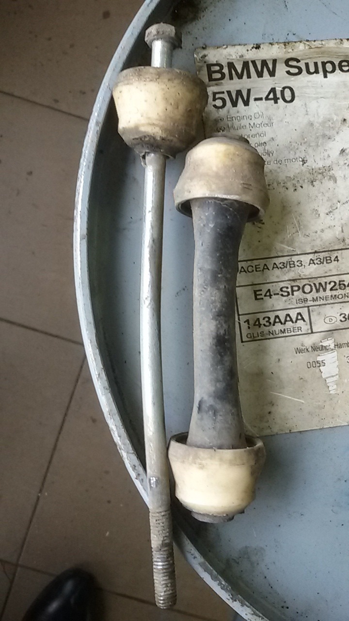 Стійки заднього стабілізатора та втулки переднього стаблизатора 3