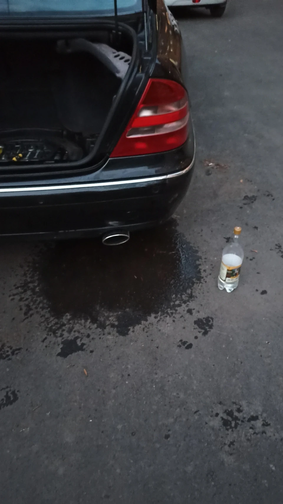 Боротьба з водою в багажнику.