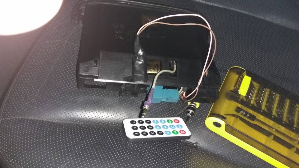 Buetooth 4.2 USB MIC 3.5 мм Aux FLAC MP3 WMA TF Радіо для автомобіля і все це в W220 3