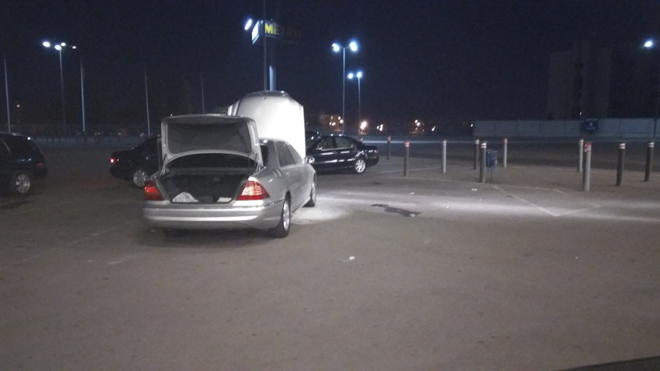 Раптовий зліт W220 у Харкові, мабуть на честь місцевих жопоруків. 1
