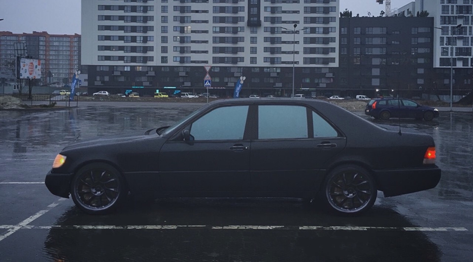 R19 BlackOnBlack 5