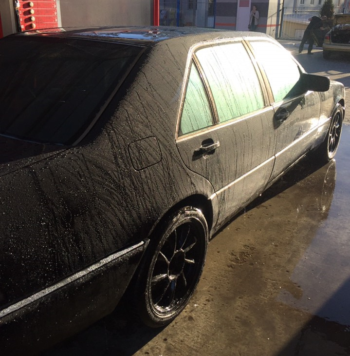 R19 BlackOnBlack 3