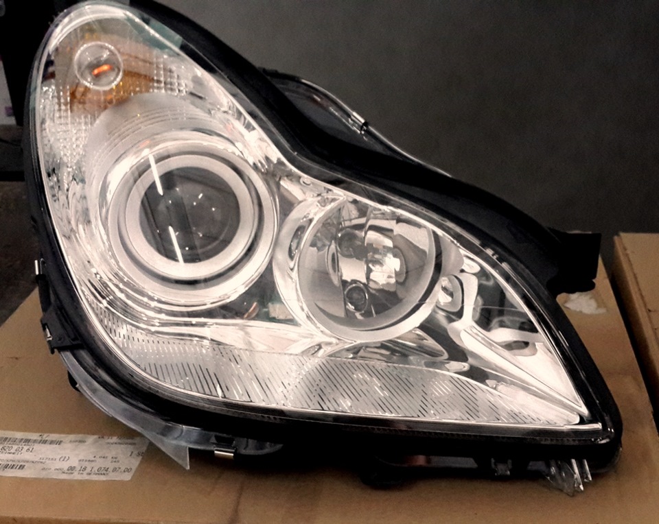 Продам передні фари Mercedes CLS 219 2