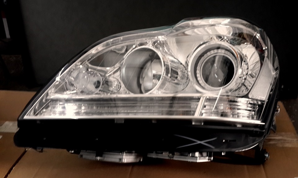 Продам передні фари Mercedes GL 164 кузов 3