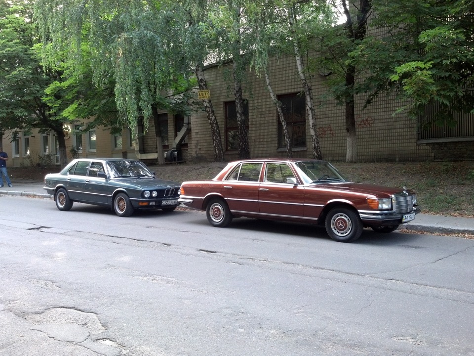 Mercedes Benz vs BMW e28 1