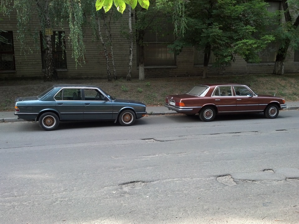 Mercedes Benz vs BMW e28 2