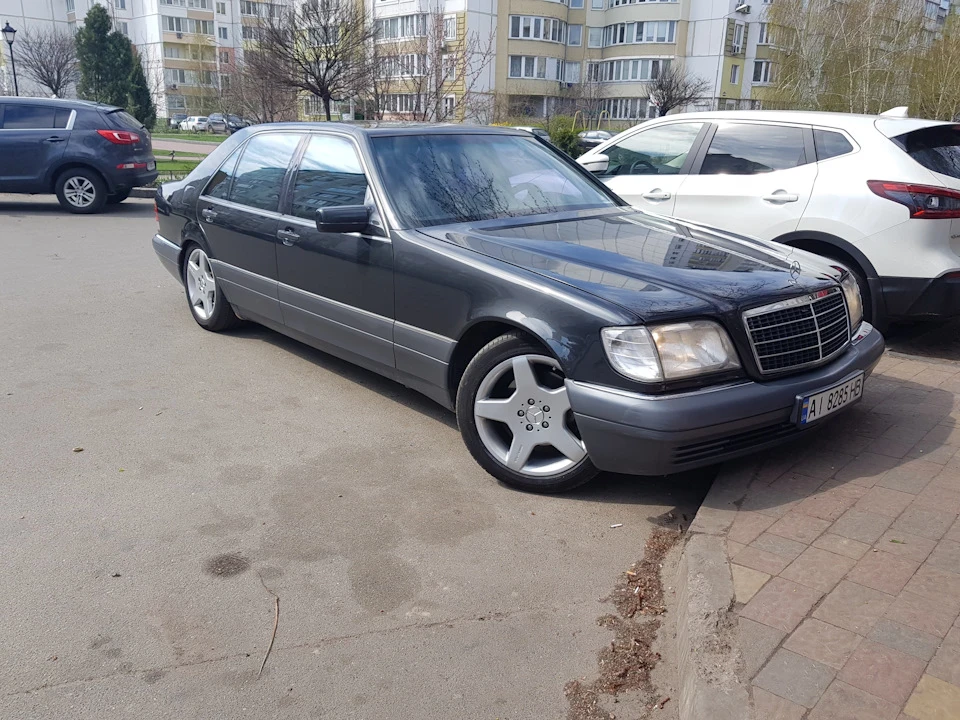 Нові кросівки)