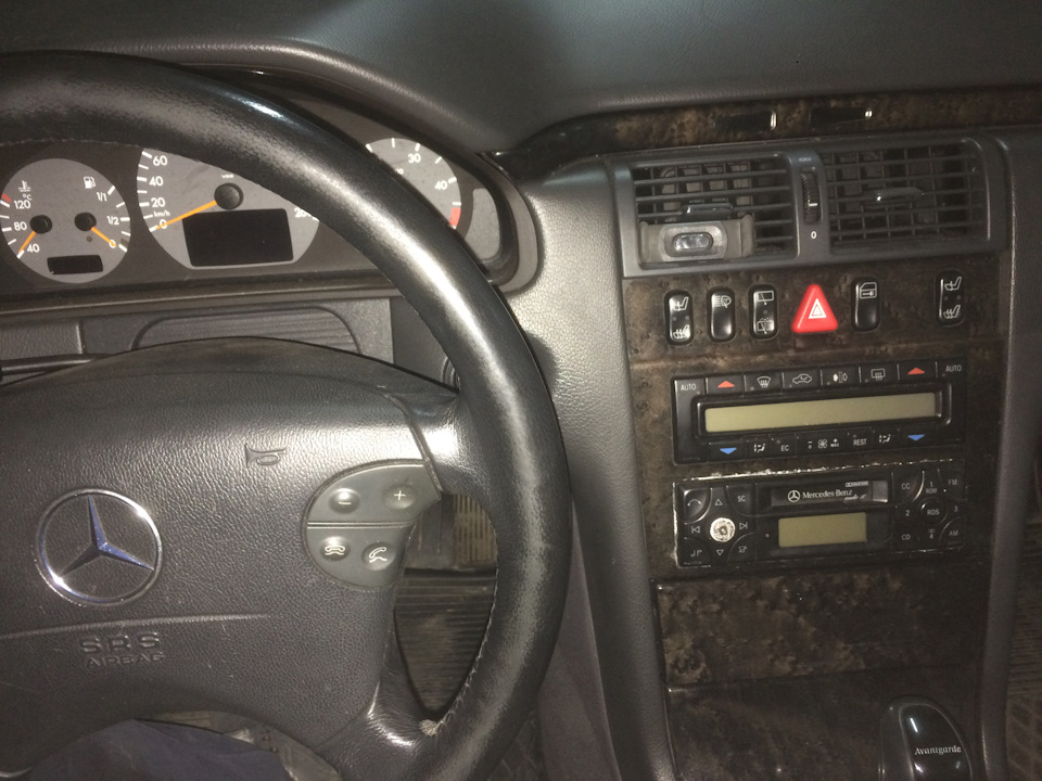 Хлопці є в розборі E210 універсал та седан 5