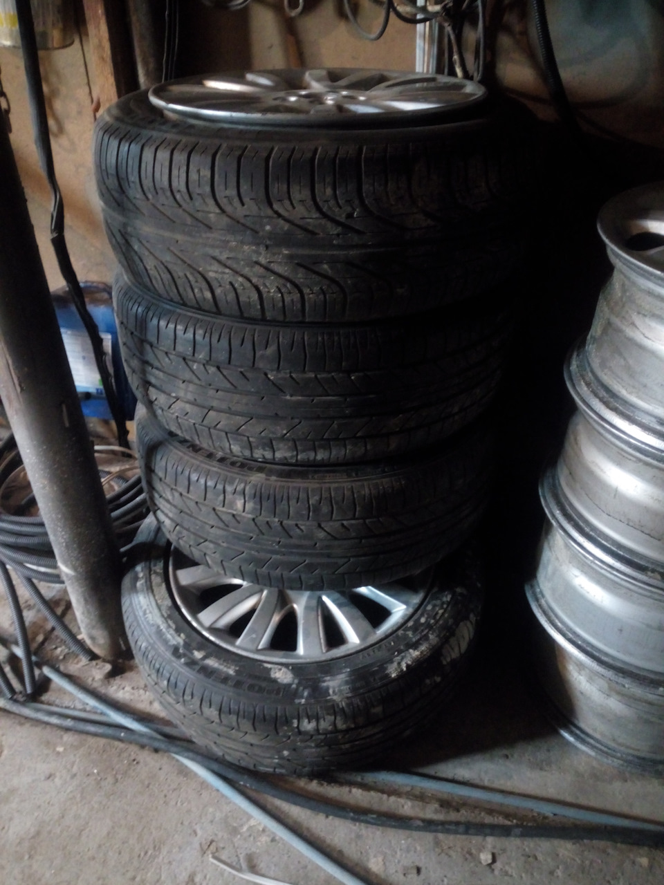 Продам тапки 18,8j, 49 виліт з гумою 2