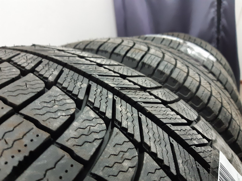 Зимові шини Michelin xi3 1