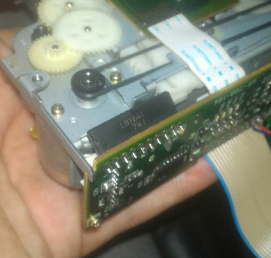 Команд 2.5 w220 не працює касетником 1