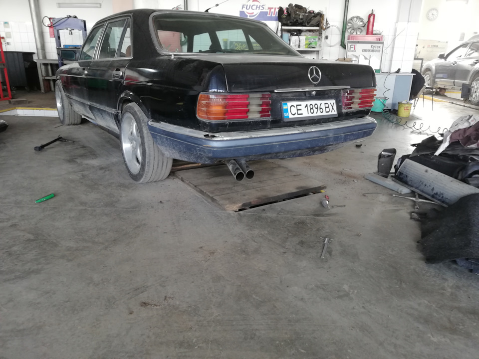 Передній бампер… нехай простить мене Mercedes-Benz 5
