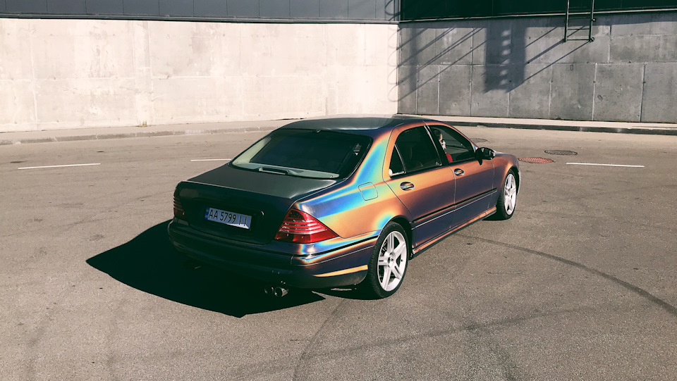 Як виглядає W220 у плівці 3m psychedelic 5