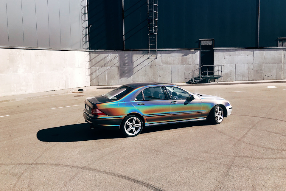 Як виглядає W220 у плівці 3m psychedelic 4
