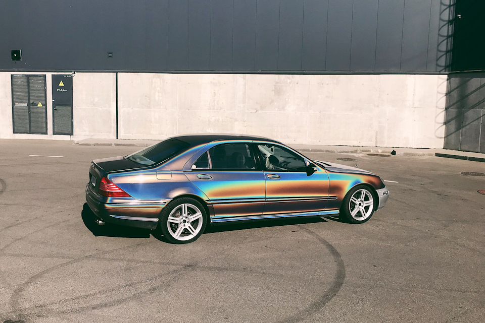 Як виглядає W220 у плівці 3m psychedelic 2
