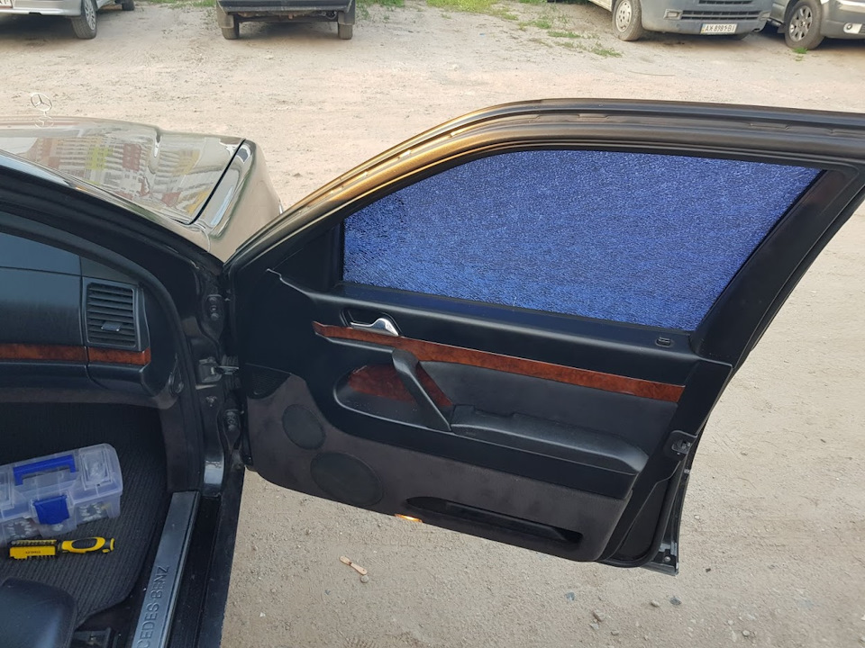 Змінюємо бічне скло на W140 - успішно 3