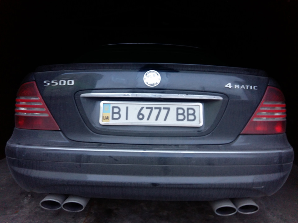 ////AMG задній шильдик (замість круглого значка) 1