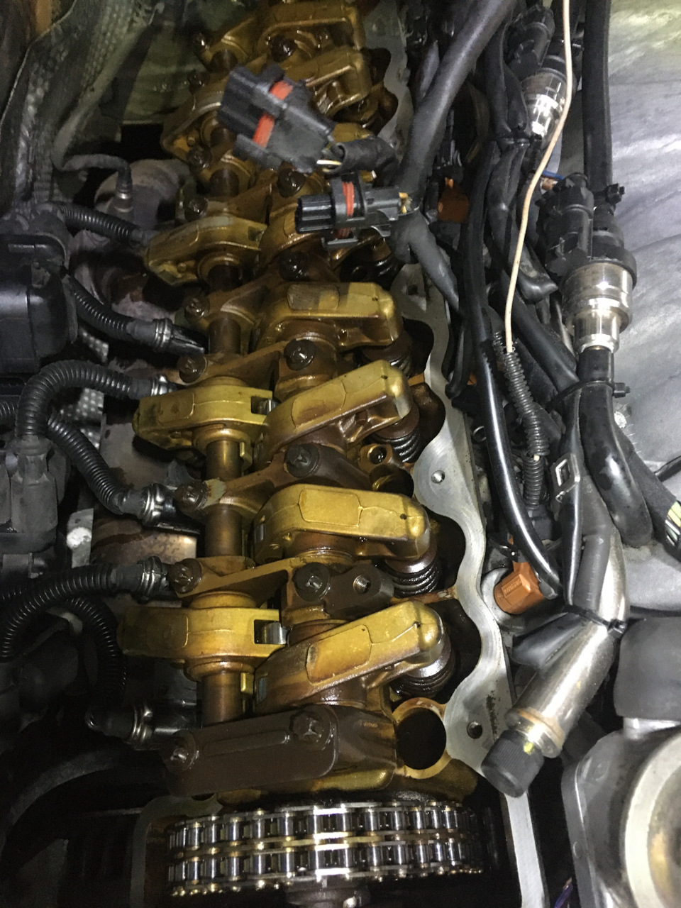 Заміна прокладок клапанних кришок M113 2