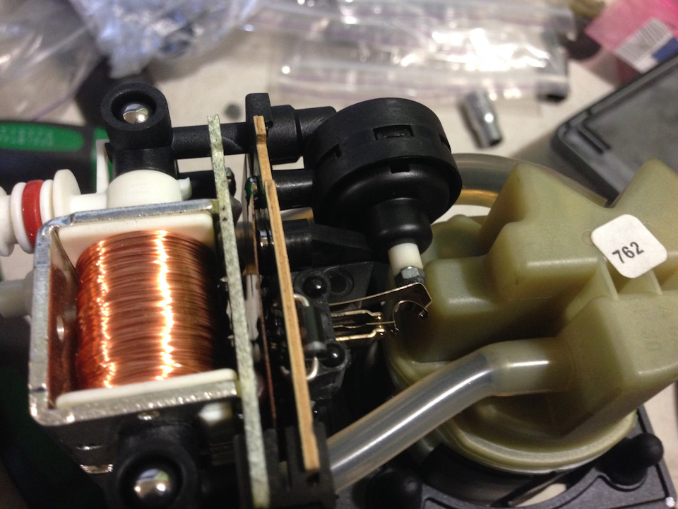 Регулювання компресора дотяжок дверей 1