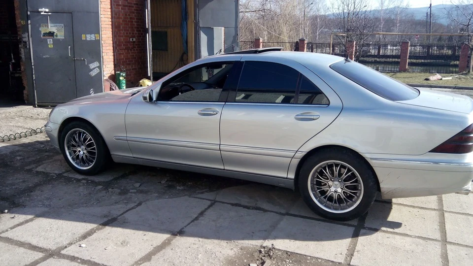 переставив замість р18 AMG диски з минулого НЕСТАНДАРТУ