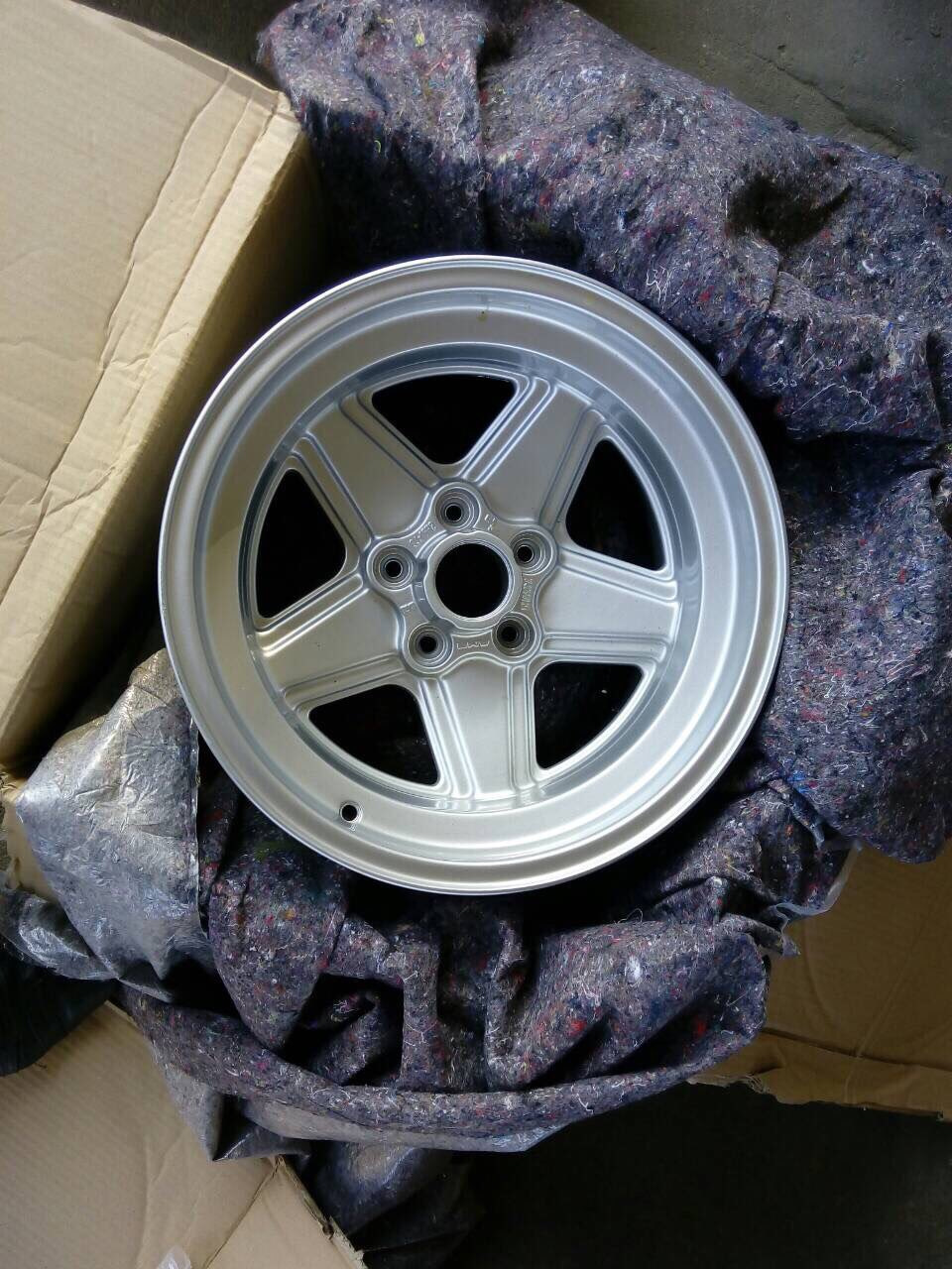 Диски AMG r16, з'єднання з шинами Continental 3