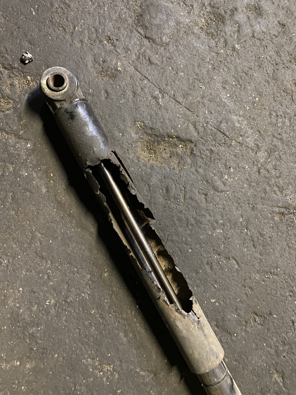 Амортизатор керма помер 🪦 1