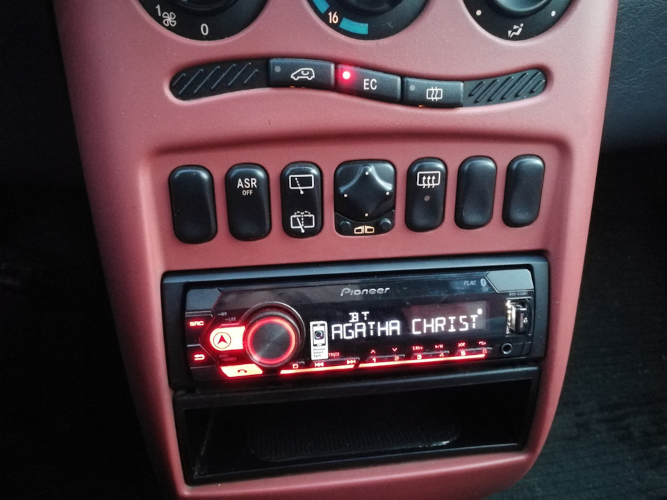 Pioneer mvh-s310bt 1